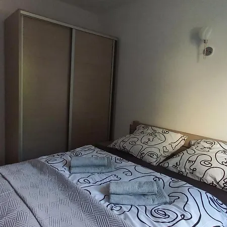 Apartament Juki, Obok Katowice Wynajem Na Doby, Krotkoterminowy, 2 Pokoje Balkon, 50M2,- Po Kapitalnym Remoncie 2-Ga Sypialnia Jest Czescia Salonu Blisko Centrum Leczenia Oparzen 2,5 Km Siemianowice Slaskie Exterior photo