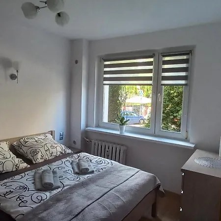 Apartament Juki, Obok Katowice Wynajem Na Doby, Krotkoterminowy, 2 Pokoje Balkon, 50M2,- Po Kapitalnym Remoncie 2-Ga Sypialnia Jest Czescia Salonu Blisko Centrum Leczenia Oparzen 2,5 Km Siemianowice Slaskie Exterior photo