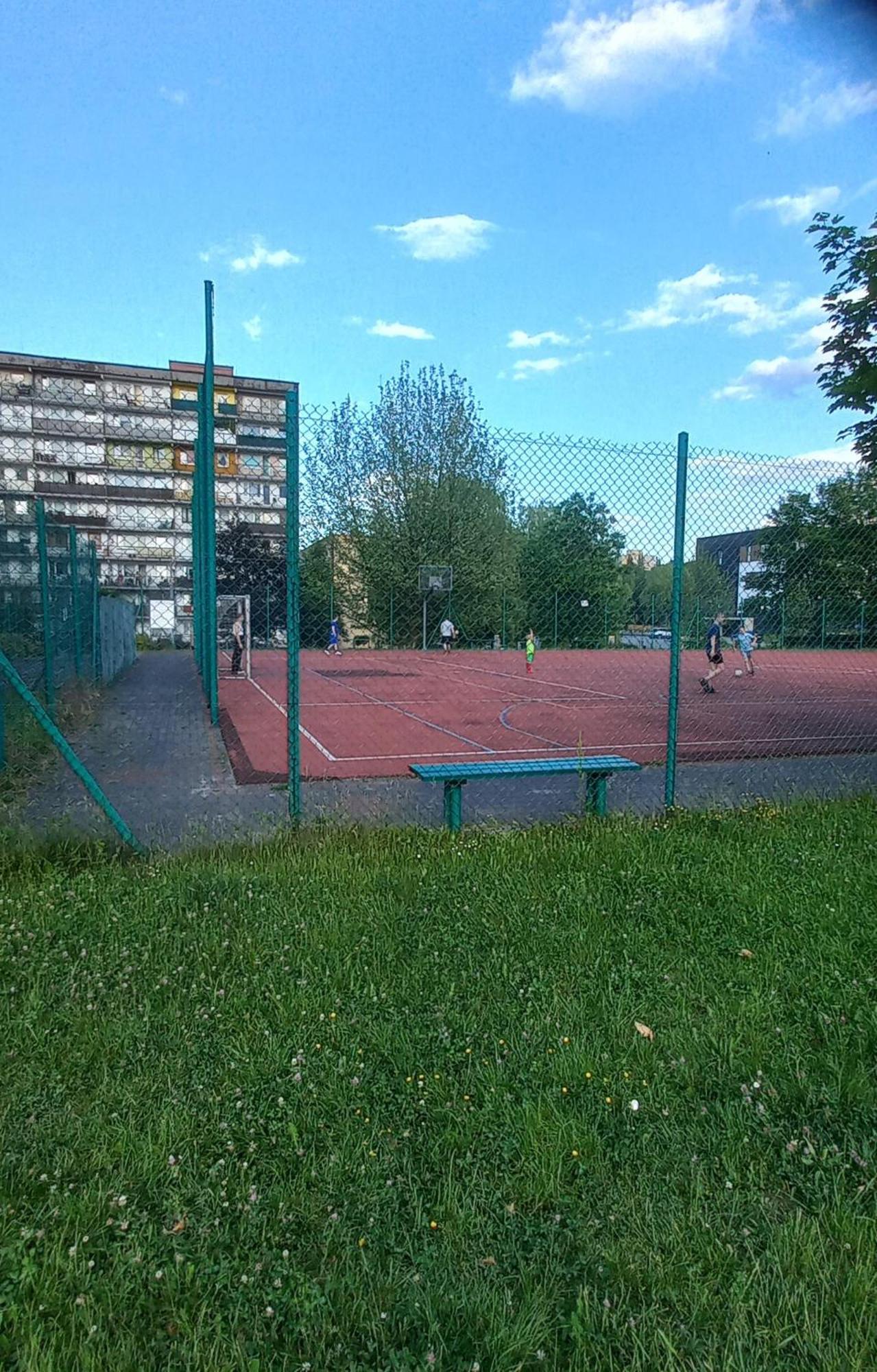 Apartment Juki, Obok Katowice Wynajem Na Doby, Krotkoterminowy, 2 Balkon, 50m2,- Po Kapitalnym Remoncie 2-ga Sypialnia Jest Czescia Salonu Blisko Centrum Leczenia Oparzen 2,5 Km *