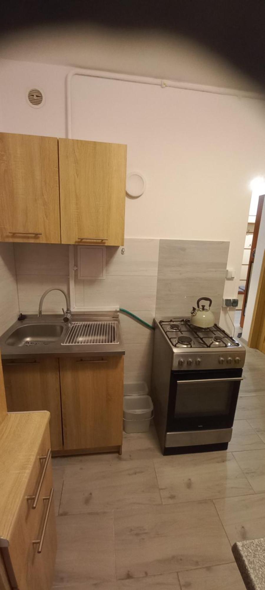 Apartment Juki, Obok Katowice Wynajem Na Doby, Krotkoterminowy, 2 Balkon, 50m2,- Po Kapitalnym Remoncie 2-ga Sypialnia Jest Czescia Salonu Blisko Centrum Leczenia Oparzen 2,5 Km Siemianowice Slaskie