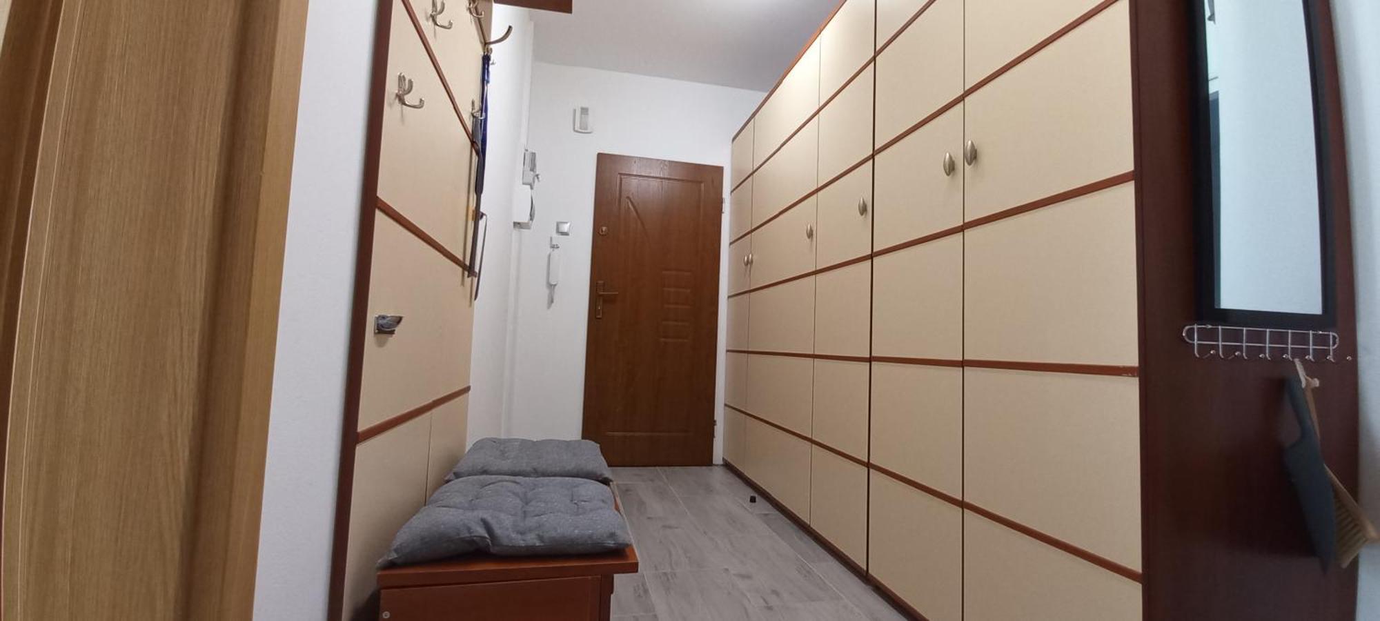 Juki, Obok Katowice Wynajem Na Doby, Krotkoterminowy, 2 Balkon, 50m2,- Po Kapitalnym Remoncie 2-ga Sypialnia Jest Czescia Salonu Blisko Centrum Leczenia Oparzen 2,5 Km Apartment