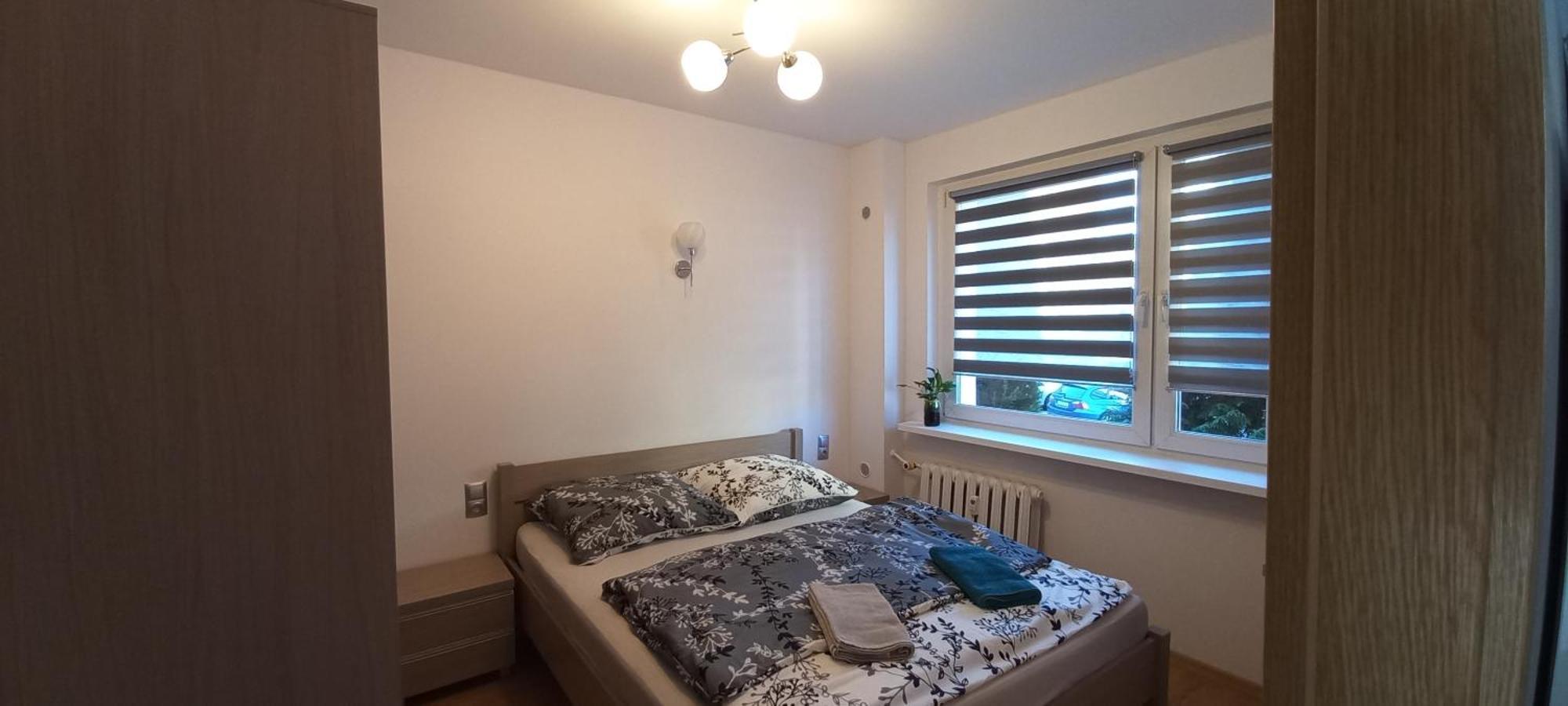 Juki, Obok Katowice Wynajem Na Doby, Krotkoterminowy, 2 Balkon, 50m2,- Po Kapitalnym Remoncie 2-ga Sypialnia Jest Czescia Salonu Blisko Centrum Leczenia Oparzen 2,5 Km Apartment *